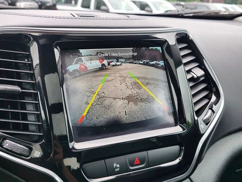 Used 2020 Jeep Cherokee Limited AWD/4WD image 22