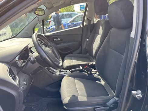 Used 2017 Chevrolet Trax LT image 8