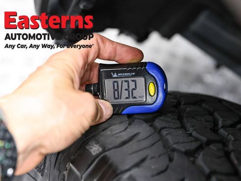 Used 2024 Toyota Tacoma TRD Off-Road AWD/4WD image 29