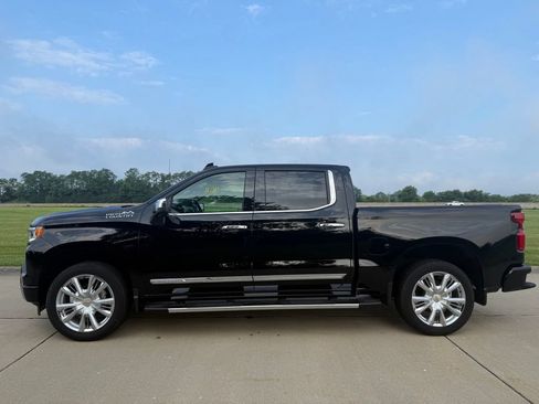 Used 2026 Chevrolet Silverado 1500 High Country w/ High Country Premium Package AWD/4WD image 7