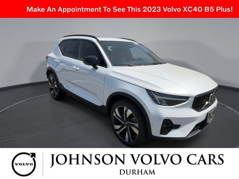 Used 2023 Volvo XC40 B5 Plus w/ Driver Assist Package AWD/4WD image 2