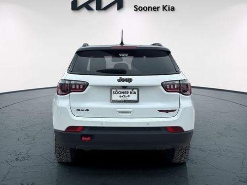 Used 2025 Jeep Compass Trailhawk AWD/4WD image 5