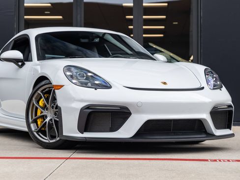 Certified 2020 Porsche 718 Cayman GT4 RWD image 9