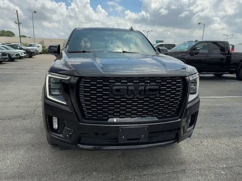 Used 2021 GMC Yukon Denali w/ Denali Premium Package AWD/4WD image 3