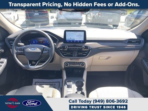 Used 2020 Ford Escape Titanium w/ Titanium Premium Package 2.0 AWD/4WD image 2