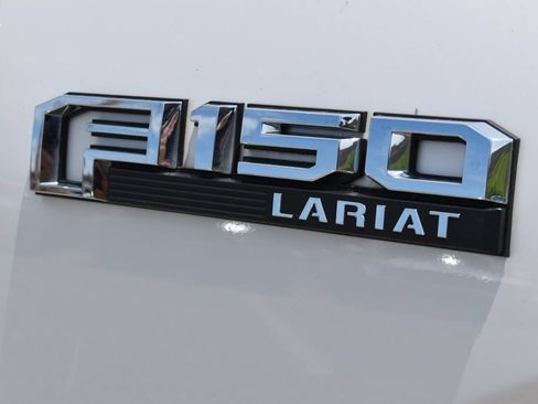 Used 2018 Ford F150 Lariat w/ Equipment Group 502A Luxury AWD/4WD image 4