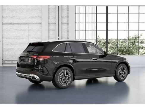 Used 2026 Mercedes-Benz GLC 300 4MATIC image 21