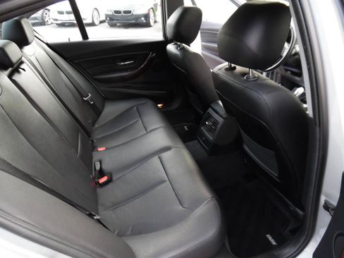 Used 2015 BMW 320i xDrive Sedan AWD/4WD image 21