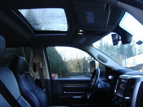 Used 2018 RAM 3500 Laramie w/ Convenience Group image 20