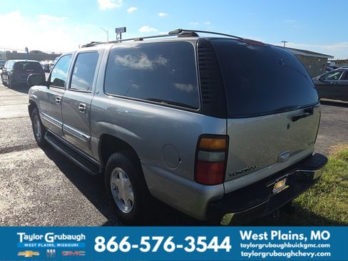 Used 2004 GMC Yukon XL SLT w/ Preferred Equipment Group AWD/4WD image 4