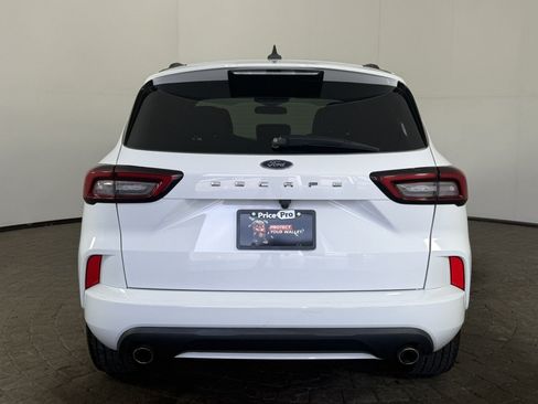 Used 2023 Ford Escape ST-Line FWD image 6
