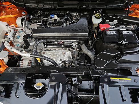 Certified 2019 Nissan Rogue SV w/ Premium Package image 28