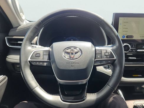 Used 2023 Toyota Highlander Limited AWD/4WD image 35