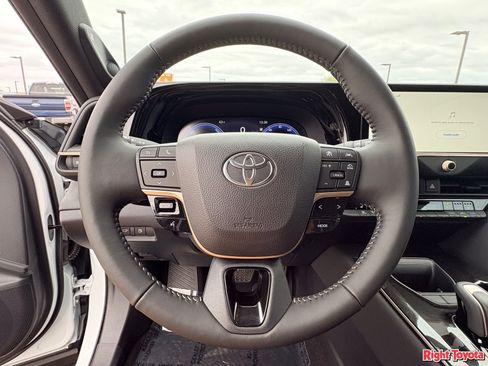 New 2025 Toyota Crown Signia image 16