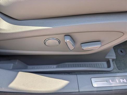 Used 2023 Lincoln Nautilus Reserve AWD/4WD image 15