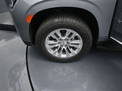 Used 2023 GMC Yukon XL SLT image 15