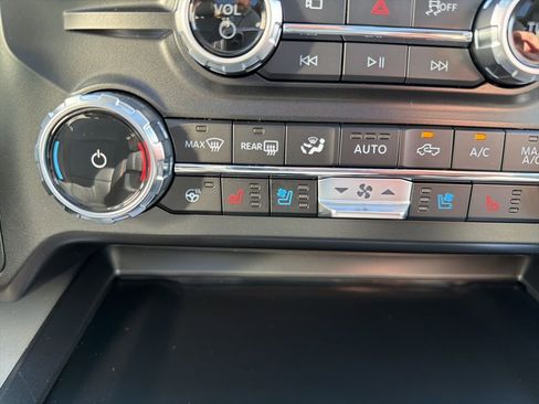 New 2026 Ford F250 Lariat w/ Black Appearance Package AWD/4WD image 34