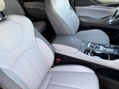 Certified 2026 INFINITI QX60 Luxe FWD image 11