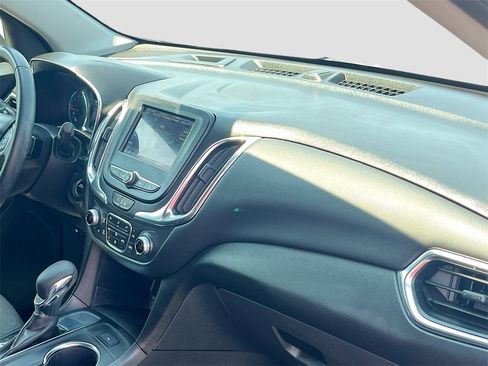 Used 2023 Chevrolet Equinox LT image 29