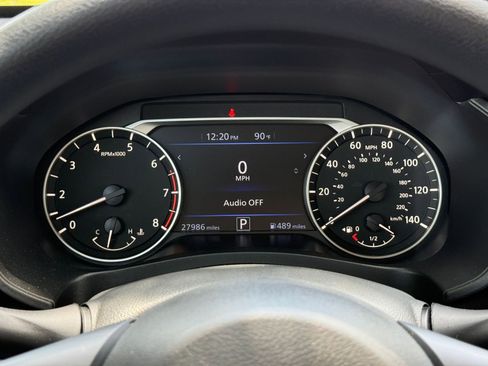 Used 2025 Nissan Altima 2.5 SV FWD image 40