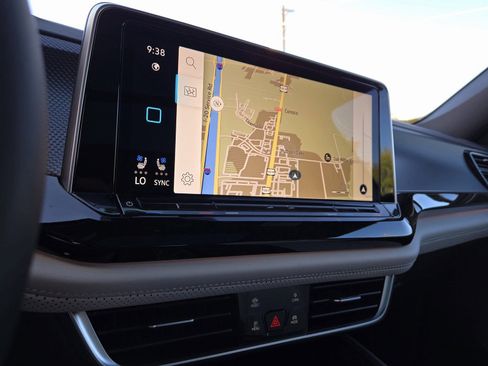 Used 2025 Volkswagen Atlas Cross Sport SEL Premium R-Line image 12