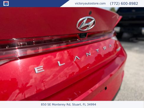 Used 2023 Hyundai Elantra Limited FWD image 13