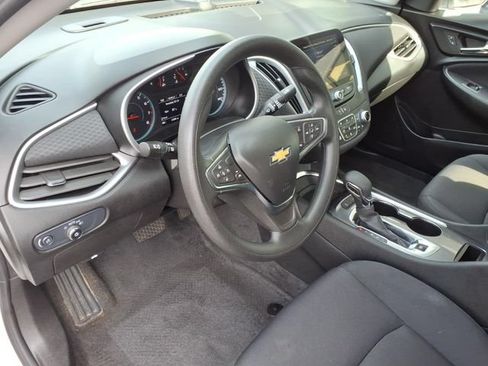 Used 2025 Chevrolet Malibu LT FWD image 6
