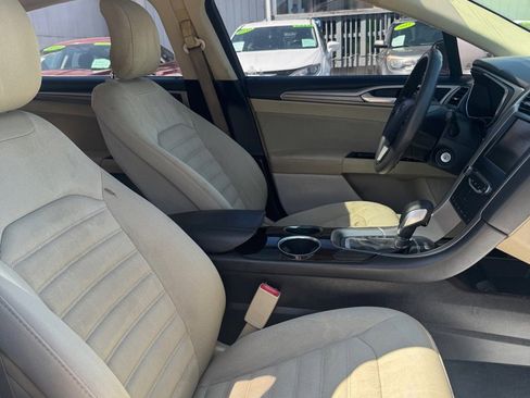 Used 2013 Ford Fusion SE image 8