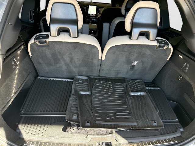 Certified 2025 Volvo XC90 B6 Ultra AWD/4WD image 26