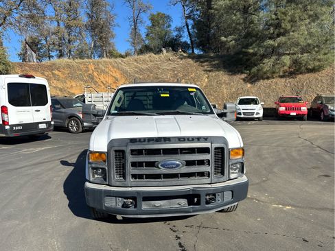 Used 2009 Ford F250 XL image 2