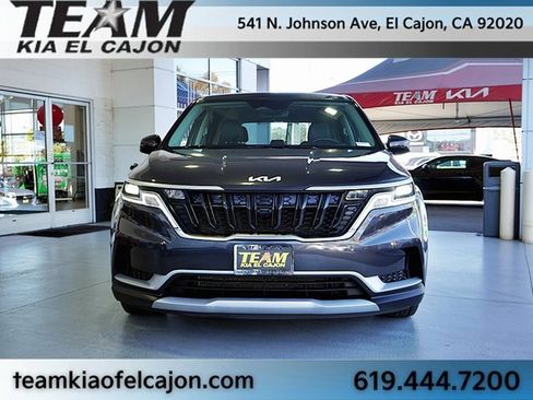 Certified 2024 Kia Carnival LX image 4