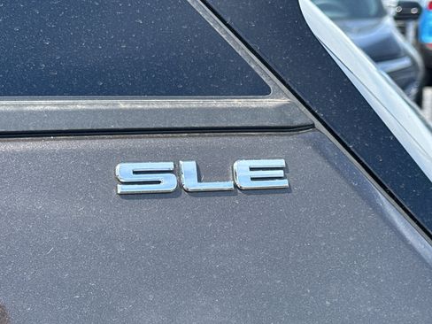Used 2019 GMC Terrain SLE w/ LPO, Floor Liner Package FWD image 8