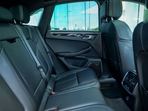 Certified 2025 Porsche Macan image 29