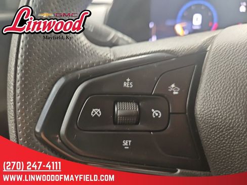 Used 2025 Chevrolet Trax LT FWD image 18