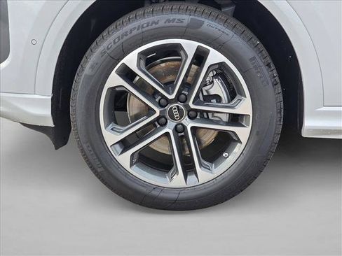 New 2025 Audi Q5 Premium w/ Convenience Package AWD/4WD image 9