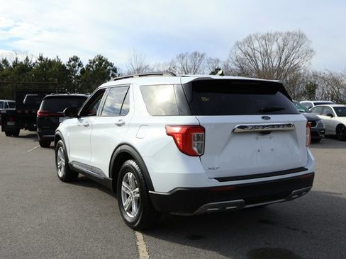 Used 2023 Ford Explorer XLT w/ Equipment Group 202A image 8