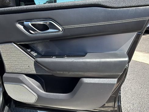 Used 2018 Land Rover Range Rover Velar R-Dynamic HSE AWD/4WD image 17