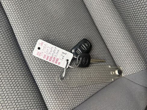 Used 2007 Toyota Matrix image 27