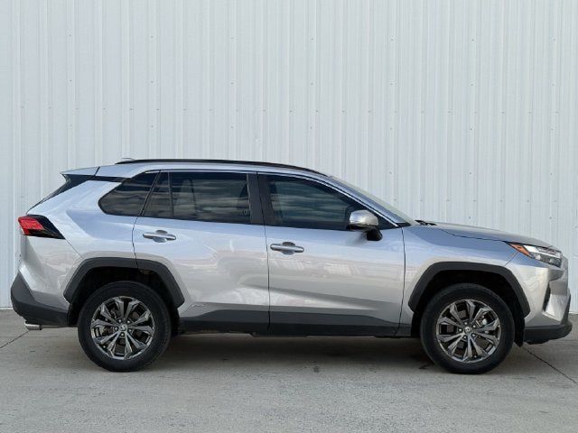 Used 2022 Toyota RAV4 XLE Premium AWD/4WD image 3