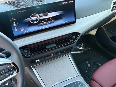 Used 2025 BMW 330i Sedan image 28