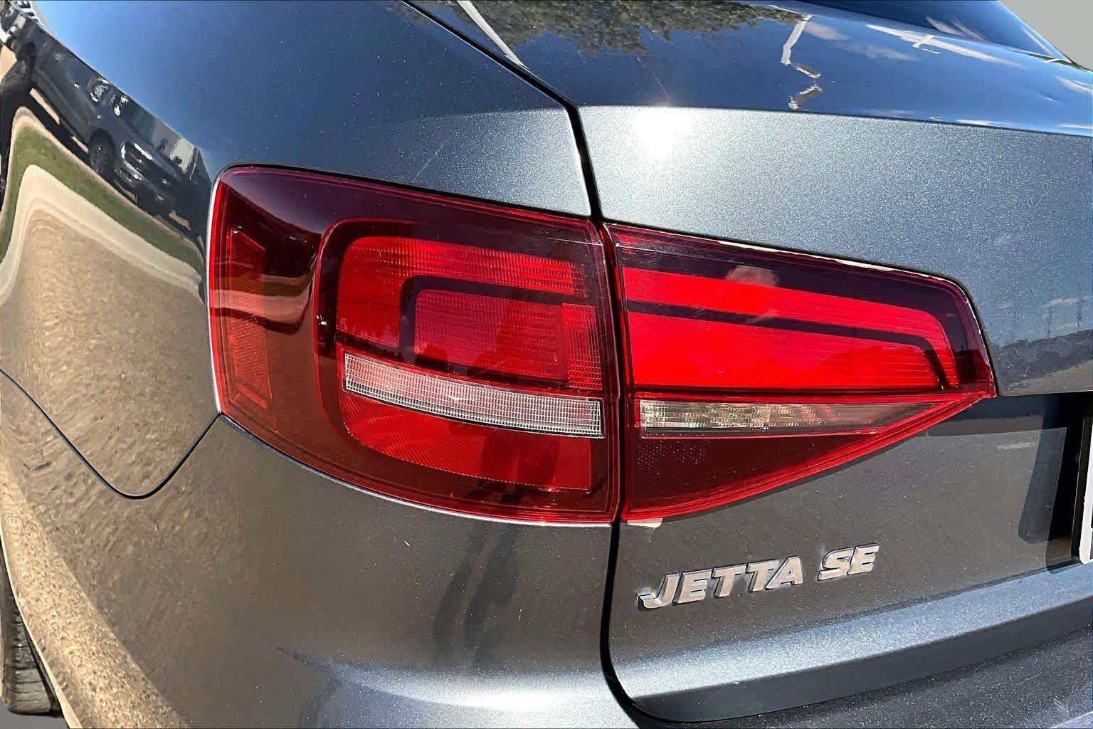 Used 2017 Volkswagen Jetta SE FWD image 29