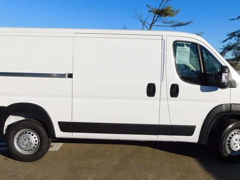 Used 2024 RAM ProMaster 3500 w/ Convenience Group image 2