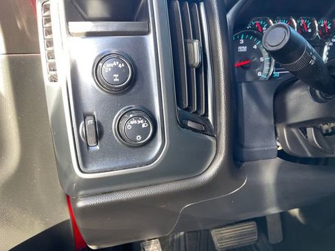 Used 2018 Chevrolet Silverado 1500 LT image 23