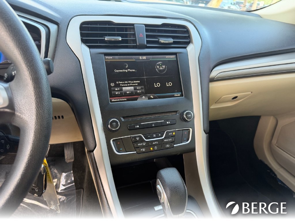 Used 2016 Ford Fusion SE FWD image 31