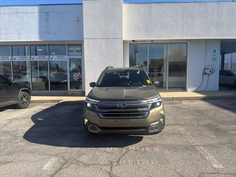 Used 2025 Subaru Forester Limited w/ Popular Package image 14