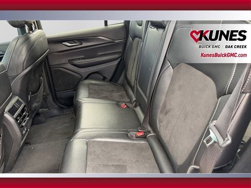 Used 2023 Jeep Grand Cherokee Altitude AWD/4WD image 33