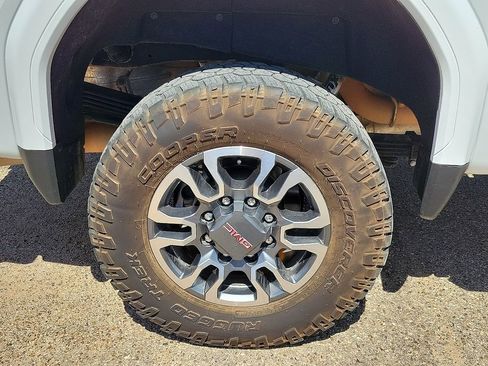 Used 2023 GMC Sierra 2500 AT4 w/ AT4 Preferred Package AWD/4WD image 14