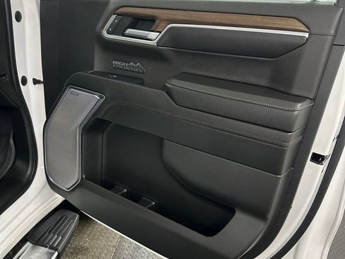 Used 2023 Chevrolet Silverado 1500 High Country w/ High Country Premium Package image 38
