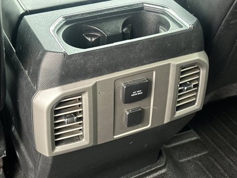 Used 2017 Ford F250 Lariat w/ Lariat Value Package AWD/4WD image 14