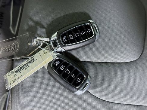 Certified 2023 Hyundai Elantra SEL w/ Convenience Package image 33